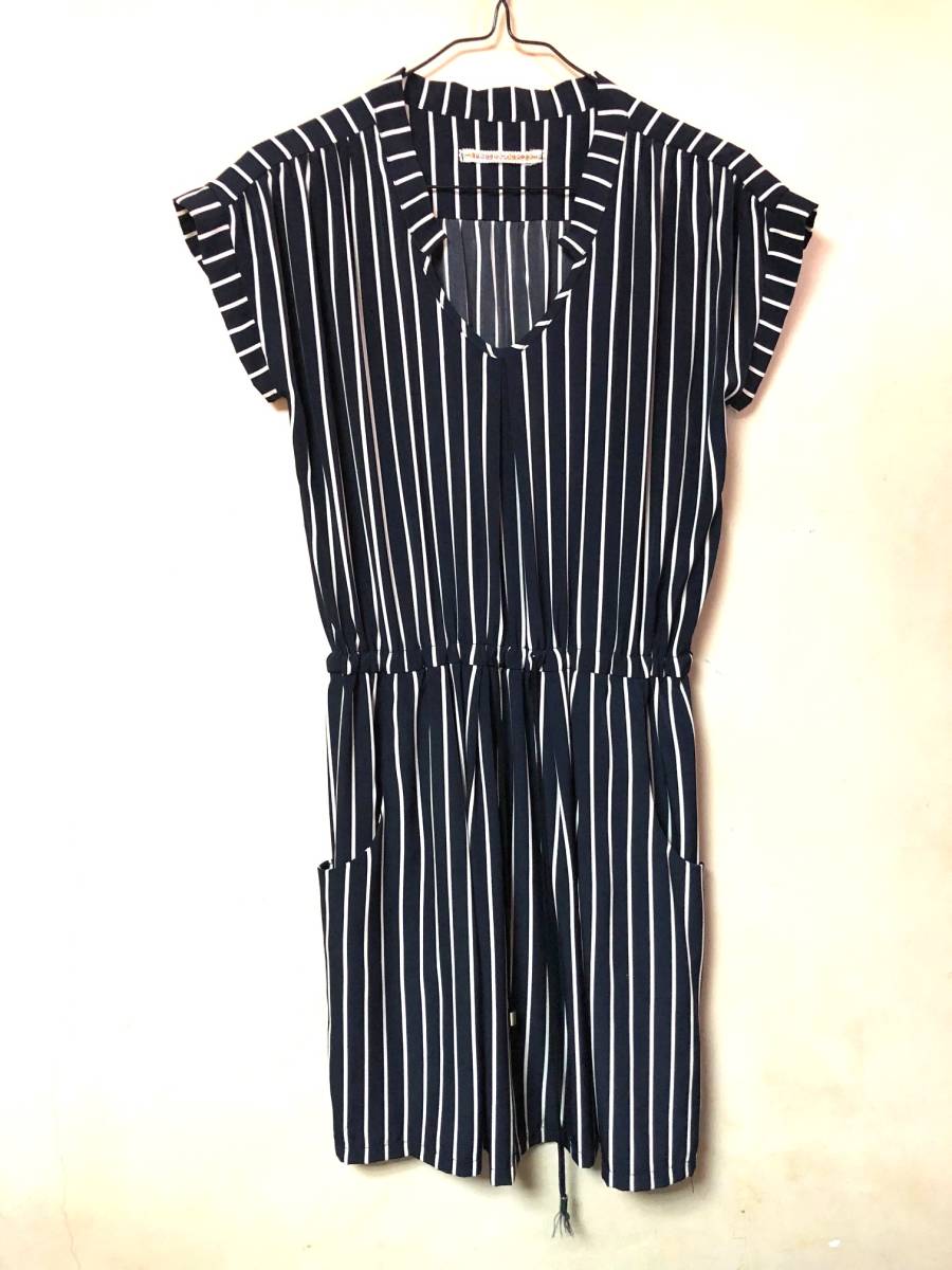 かわいい◎半袖ワンピース 濃紺×白ストライプ柄 ウエストにゴム付き・紐付きでサイズ調整できます。サイズS〜M程度拍卖