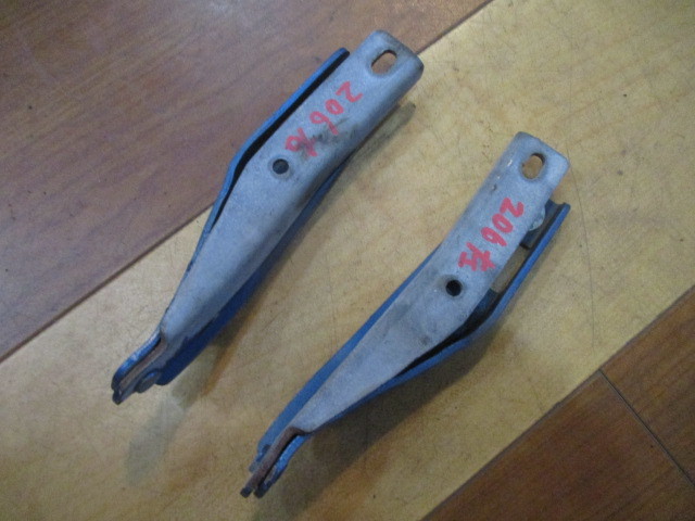 ■プジョー 206RC ボンネットヒンジ 左右 中古 0403 0503 5002 0303 部品取あり ロック ボンネットフード ブラケット ステー■拍卖
