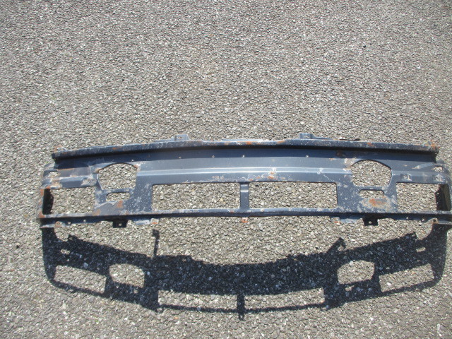 ■BMW E30 前期 フロントパネル 中古 41331916986 部品取り フロントバンパー フロントエプロン スポイラー フォグ メタルバランス ■拍卖