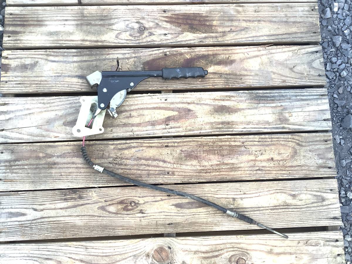 910 ブルーバード 4ドア ハードトップ サイドブレーキレバー ジャンク拍卖