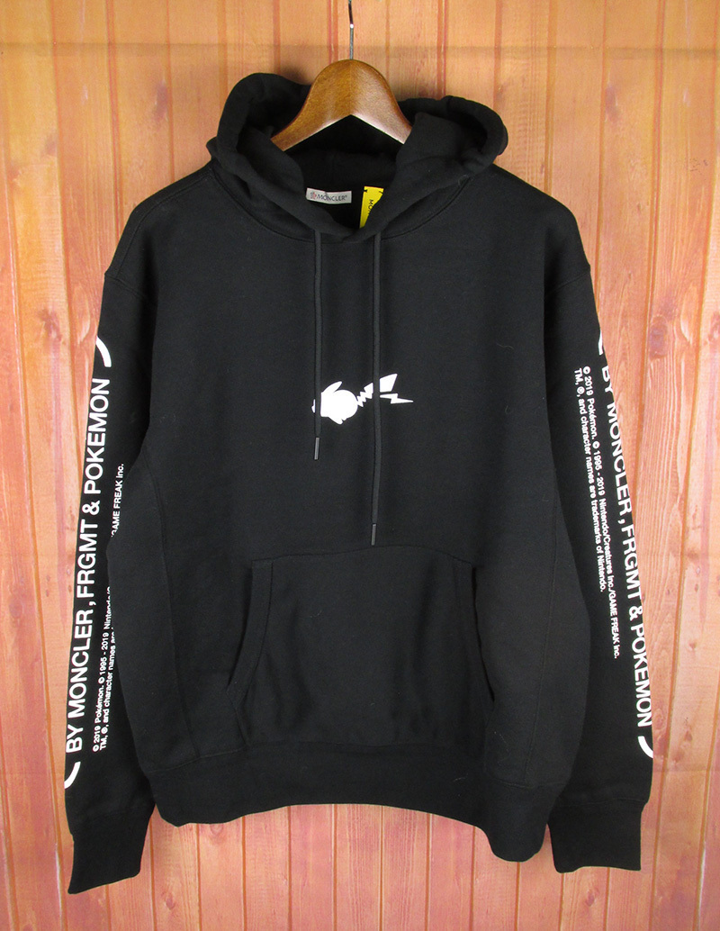LFW6140 MONCLER FRAGMENT モンクレールフラグメント THUNDERBOLT PROJECT ポケモン ピカチュウ スウェットパーカー S 黒 極美品拍卖