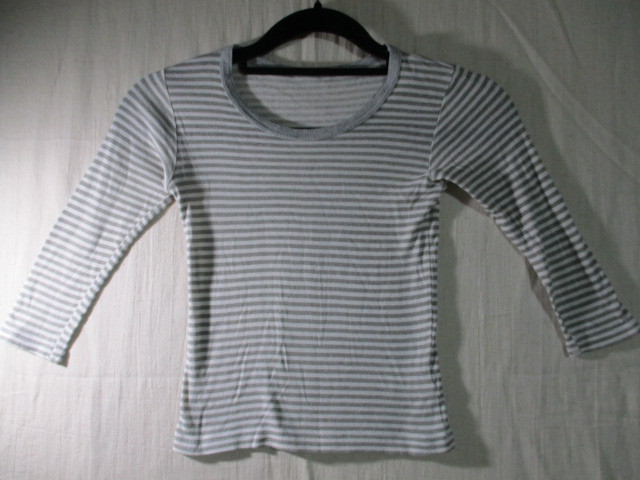 【西松屋】アンダーシャツ サイズ110色グレー身丈39身幅26/CAP拍卖