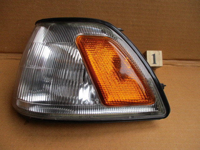 クラウン MS137 ’87 純正ウインカー 30-135 L側① 希少 当時物 旧車拍卖