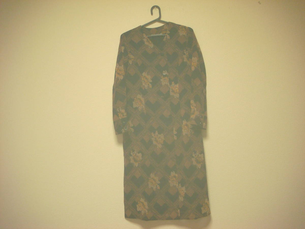 昭和レトロ 花柄デザイン ワンピース 黒茶系 美品拍卖