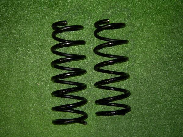 【3106】ジムニー JB23W リアコイルスプリングセット拍卖