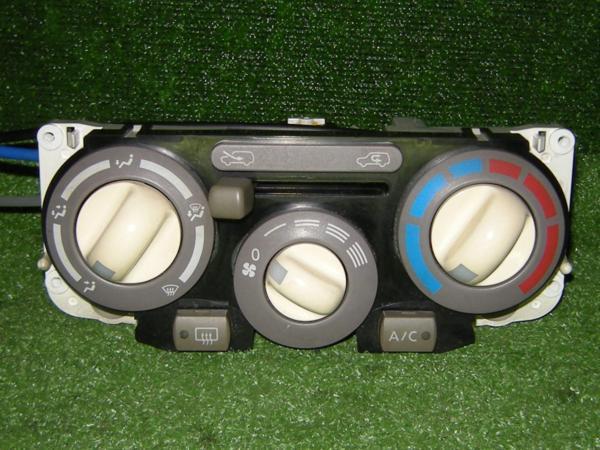 【8989】日産 マーチ AK12 エアコンスイッチパネル H15年拍卖