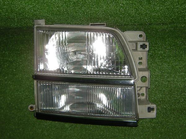 【A6082】日産 エルグランド ATE50 右ヘッドライト拍卖