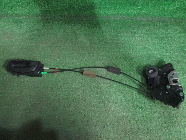 【A44564-02】ラクティス NCP100 右 フロントドアロック 運転席拍卖