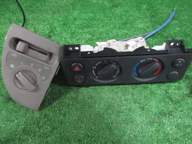 【A41073】エブリィ バン DA64V エアコンスイッチ拍卖