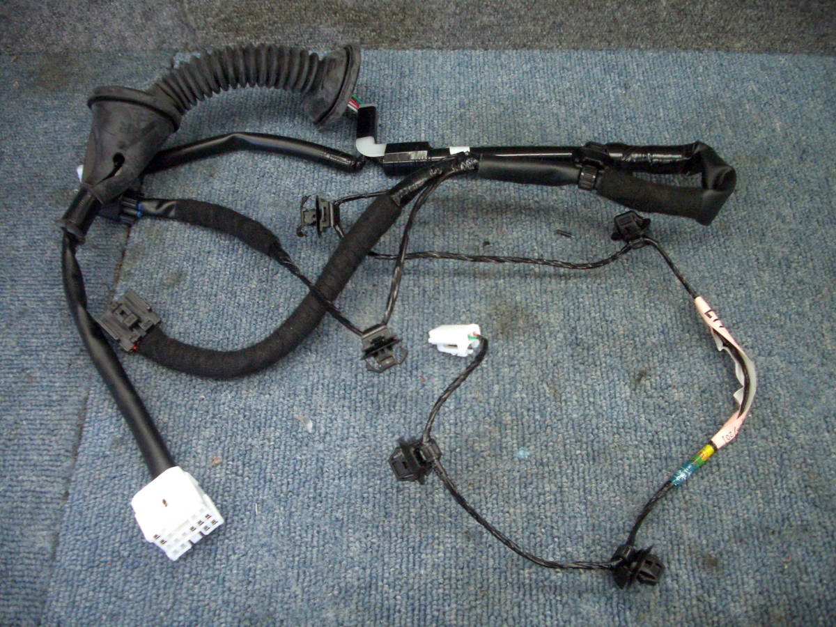 □□ 2202-NN26 即決!新車外し! LA350S ミライース ドアハーネス フロント左 助手席 82152-B2R41-4 ピクシスエポック LA350A拍卖