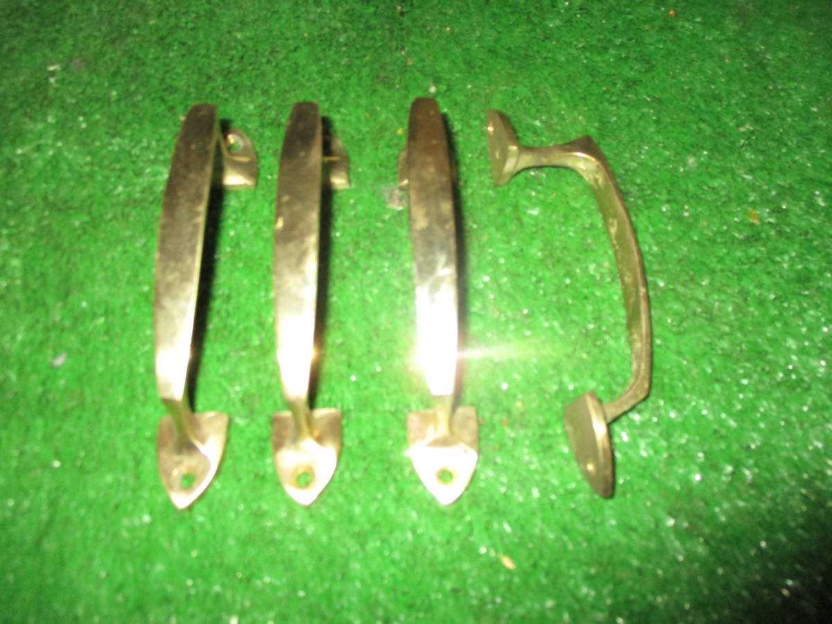 真鍮レトロ 取っ手 ハート取っ手 107ミリ(約) マイナスビス付 4ケで¥2000 送料¥185 クリックポスト利用拍卖