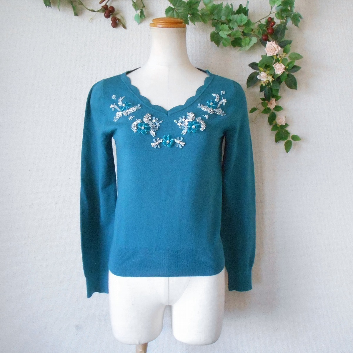 レッセパッセ LAISSE PASSE レディース 用 ビーズ ビジュー 付き 長袖 セーター 38拍卖