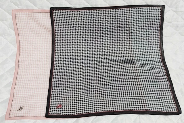 ハンカチ BURBERRY バーバリー 千鳥格子 ピンク&黒 2枚セット拍卖