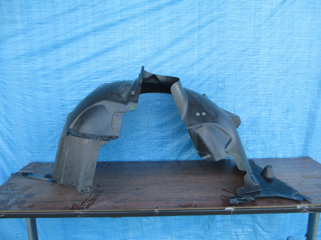 ☆AT546 ベンツ W246 Bクラス フェンダーライナー 右 フロント A2466900930拍卖