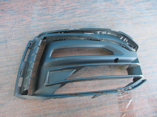 AT670 アウディ F40 1シリーズ グリル フォグカバー 右 51117459716拍卖