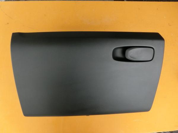 ★aボルボV40 グローブボックス DBA-MB4164T 平成25年 MB系 拍卖