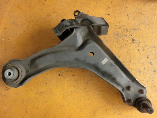 ?ベンツ V280 W638 右 フロント ロアアーム H11 拍卖