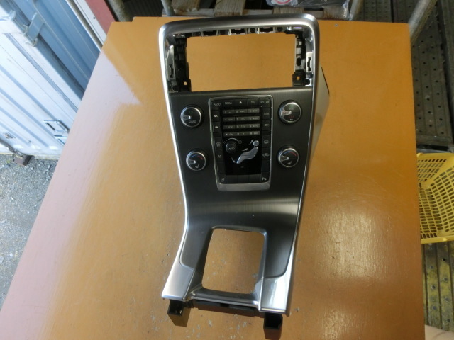 aボルボ V60 操作 パネル 平成23年 DBA-FB4164T オーディオ エアコン コンソール スイッチ 10.7万km 2011y拍卖