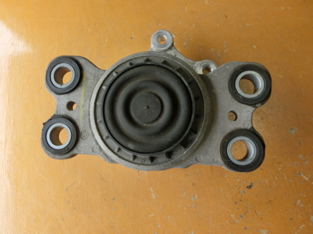 aボルボ V60 マウント 平成23年 DBA-FB4164T ミッション 上側 10.7万km 2011y拍卖