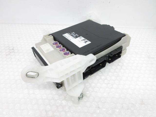 H30 プリウス S DAA - ZVW50 (6) ヒューズボックス 82730-47530 175185 4369拍卖
