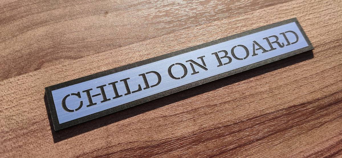 子供が乗ってます エンブレム ステッカー Kids Baby in Car Child on board VIP ミリタリー SUV クロカン オフロード アルミヘアライン拍卖