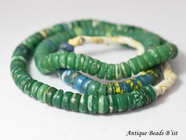 ●わくわく とんぼ玉★ANTQボヘミアウランガラスを含むカンカンバ緑色ディスクビーズ一連8 アンティークビーズ トレードビーズ【JB17020-8拍卖