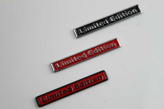 3色より選択LIMITED EDITION エンブレム リミテッドエディション 限定車 限定品 限定版 カー用品 インテリア拍卖