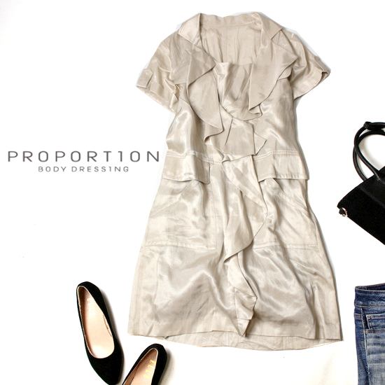 ☆ 美品 PROPOTION BODY DRESSING プロポーションボディドレッシング ☆ 綺麗め フリル インナー付き 艶生地 ワンピース 3号 春 夏 21A07拍卖