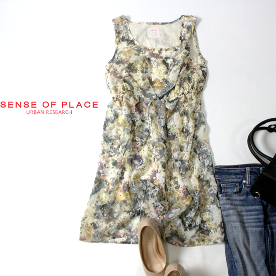 美品 アーバンリサーチ SENSE OF PLACE 大人可愛い Vタック ノースリーブ シフォン ワンピース 36号 20C07拍卖