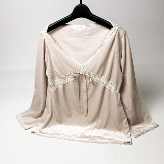 美品 イトキン(株) MK KLEIN+ 大人可愛い レース リボン 長袖 ストレッチ ベロア カットソー 40 19C09拍卖