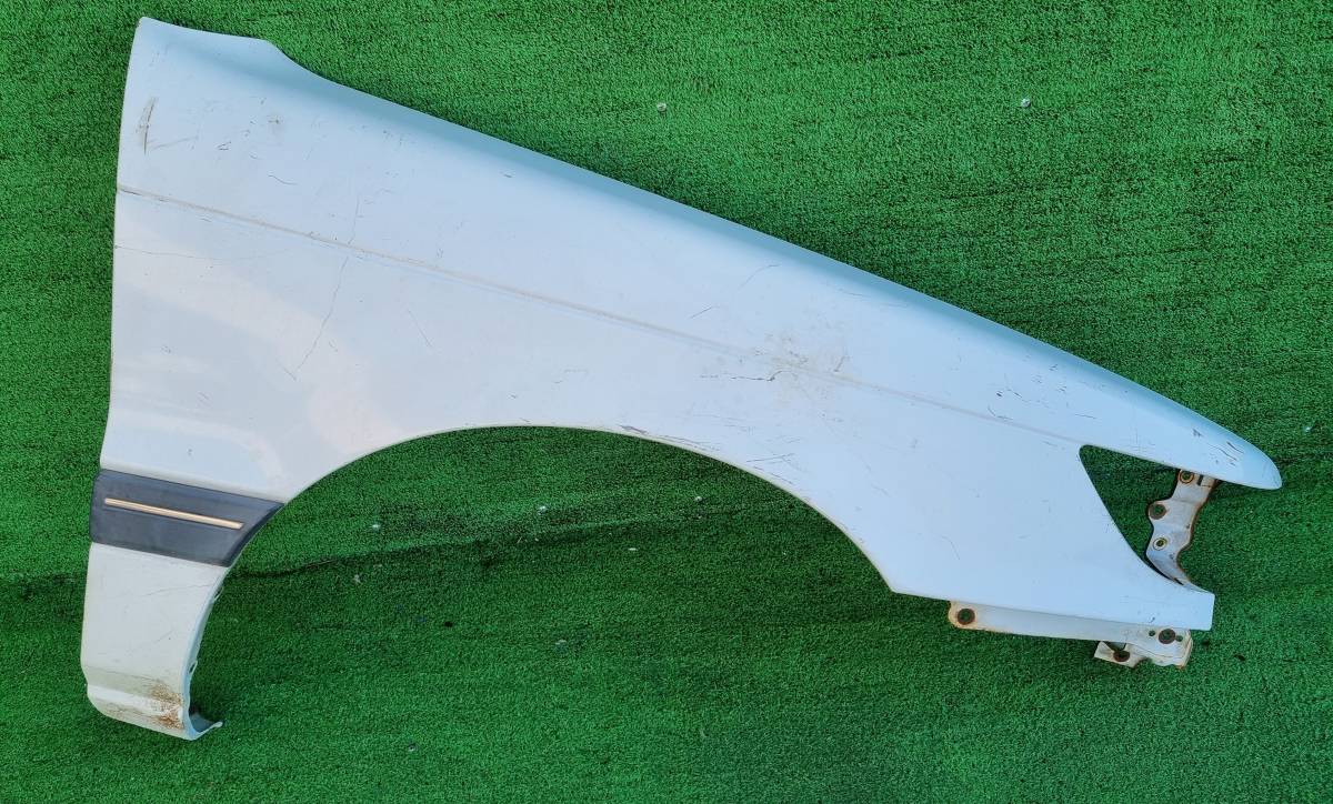 ミツビシ ランサー C62A フェンダー 右拍卖