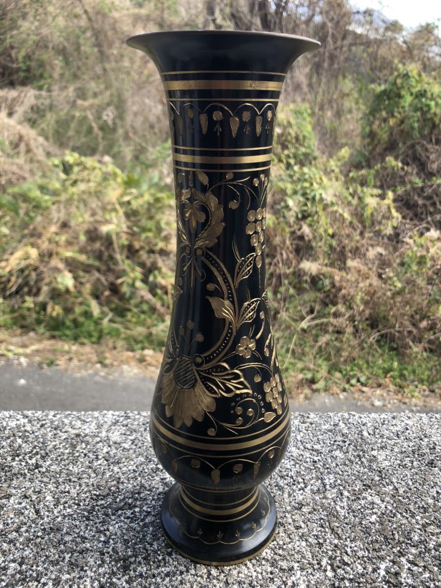 東南アジア飾り花瓶拍卖