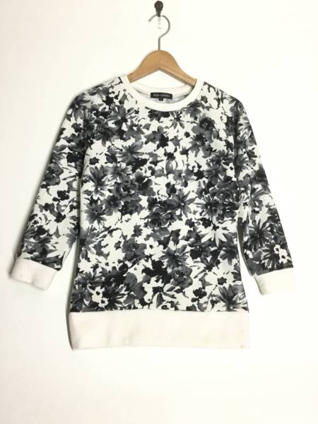 ★ BUONA GIORNATA 花柄 モノクロ プルオーバー トレーナー F拍卖