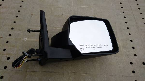 ダッジ/ナイトロ/右ドアミラー/RHD/電動格納式/素地ブラック/KA37拍卖