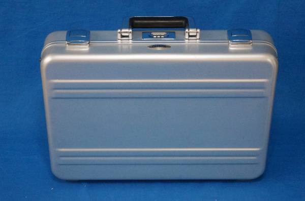 ■美品■ZERO HALLIBURTON ゼロハリバートン アタッシュケース シルバー拍卖