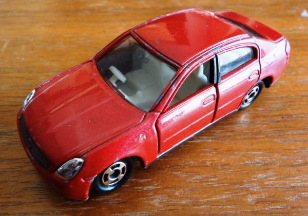 トミカ No.8 ニッサン スカイライン 赤 2001 絶版 中古 送料込拍卖