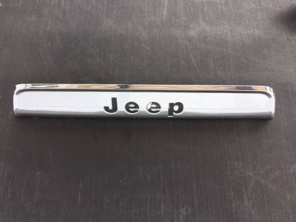 海外ドラマ This is us 36 JEEP GRAND WAGONEER ジープ グランドワゴニア 1991年 リアゲート ガーニッシュ 拍卖