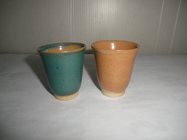 @@@ 九州の焼きもの 香春焼 上野香春焼 初代 山岡徹山 ぐいのみ 香の窯印あり 2個 食い呑み 酒器拍卖