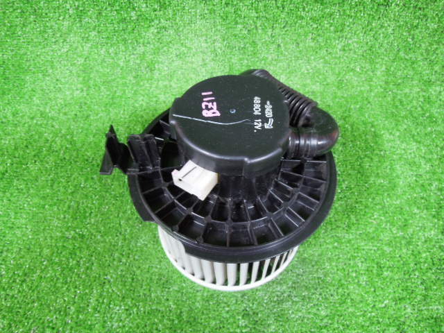 日産 キューブ BZ11 ブロアファンモーター / ヒーターモーター 中古 2420 48804 A0006拍卖