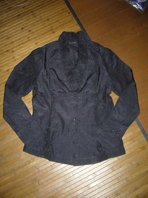 790-121♀:Mrs.Jeana GOLD ミセスジーナ ゴールド フリル付き長袖ブラウス size.1 色.黒拍卖