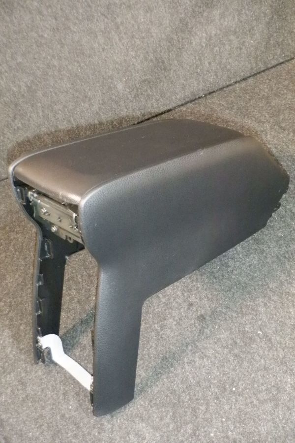 MI23c24★ZWR80★ノア★ヴォクシー★エスクァイア★★センターコンソールボックス★★58810-28610★58811-28250★58812-28050★迅速発送★拍卖