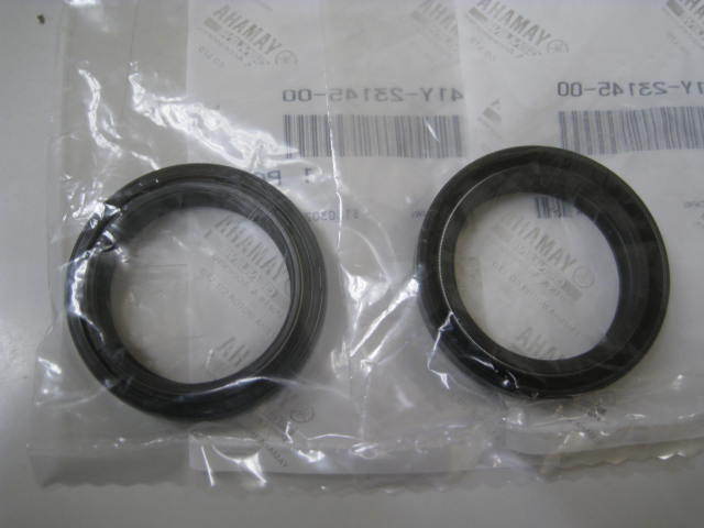 送料無料★新品★XV750E(5K0)★純正フロントフォークオイルシール拍卖