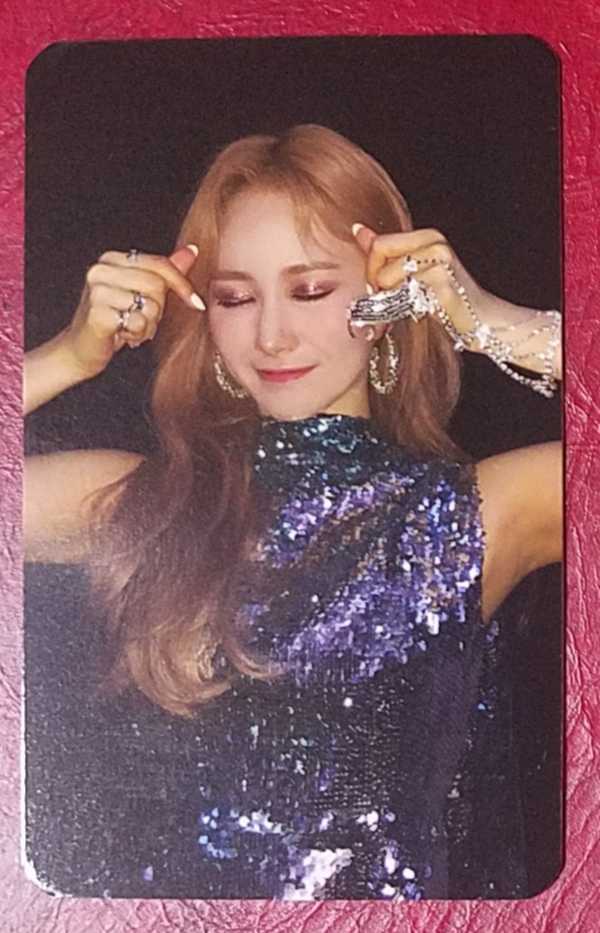 EVERGLOW ミア -77.82X-78.29 トレカ 即決 Mia エバーグロー エバグロ LA DI DA 2nd Mini Album フォトカード トレーディングカード 拍卖