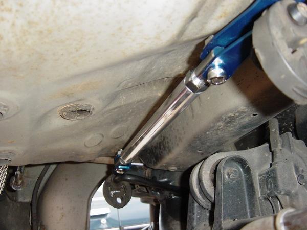 カプチーノ(EA#1R)用リヤモノコックバー SZ0080-MOR-00(新品箱入り、税込み)拍卖