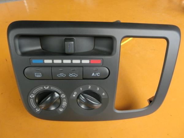 ★中期a MRワゴン エアコンスイッチ 平成26年 DBA-MF33S モコ MG33S o拍卖