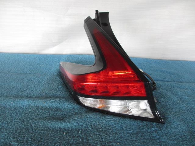 リーフ ZAA-ZE1 左テールランプ 26555-5SK0A拍卖
