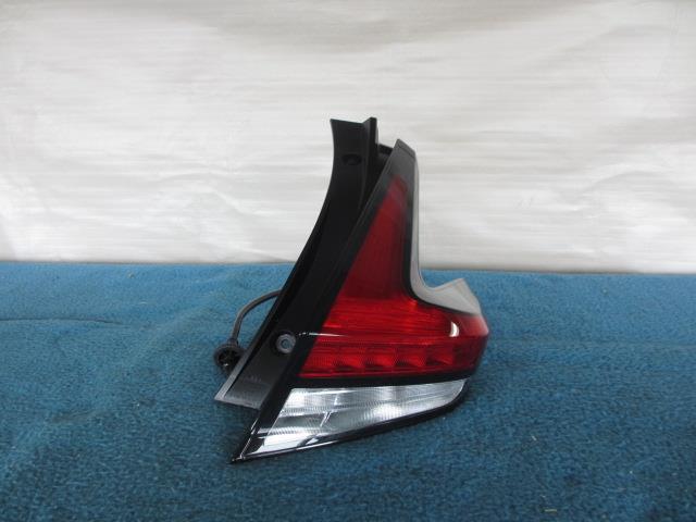 リーフ ZAA-ZE1 右テールランプ 26550-5SK0A拍卖