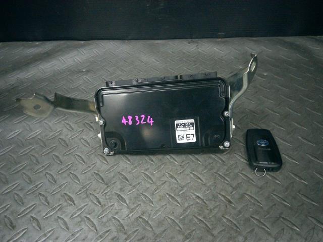 プリウス ZVW51 エンジンコンピューター 89661-47670拍卖