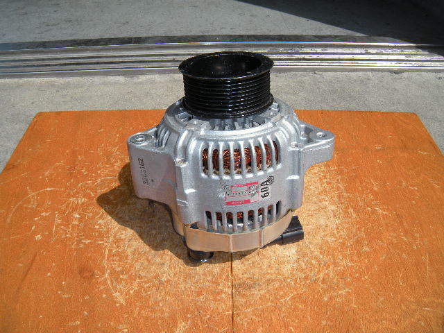 コマツ、産業機械用オルタネーター(ダイナモ)リビルト品 101211-7960、60086-16410拍卖