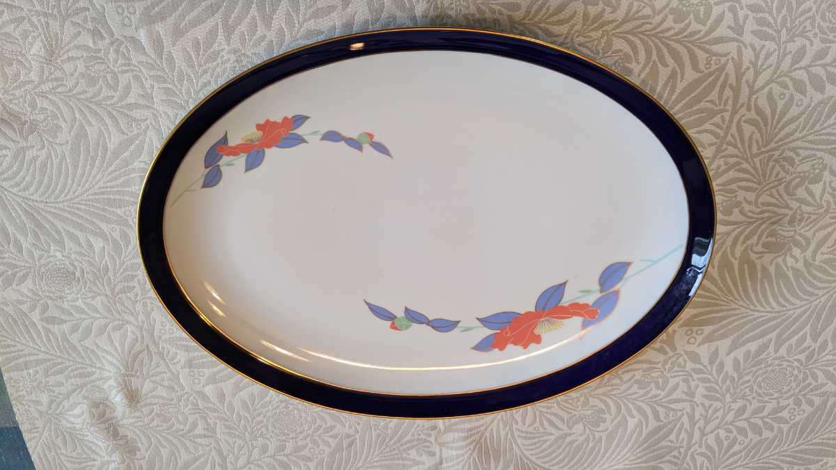 未使用保管品 香蘭社  37cmx27cm オーバルプレート 椿柄  瑠璃釉縁取り  おもてなし ご結納  2枚ご用意できます拍卖